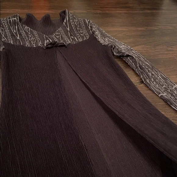 PLEATS PLEASE STYLE DRESS - Picture 7 of 8